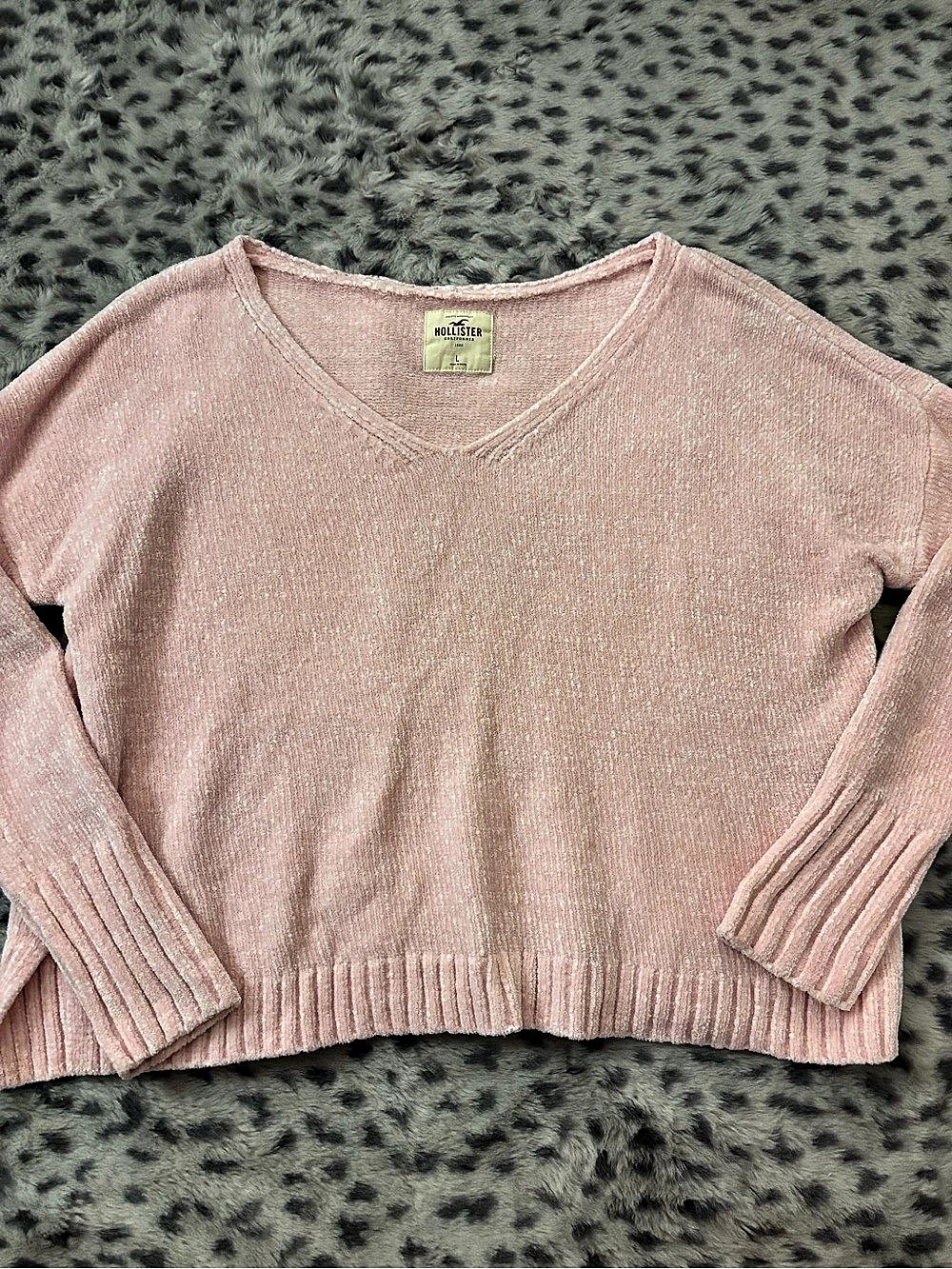 Hollister Pink V-Neck Sweater Like New
